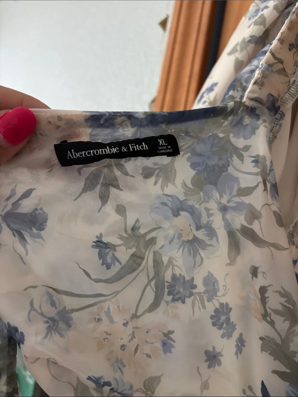 Emerson Abercrombie & Fitch Cream and Blue Floral Puff-Sleeve Maxi Dress